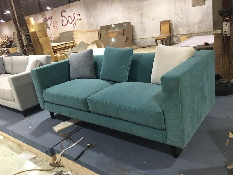 Với các đường may tinh tế, tỉ mỉ cùng với kiểu dáng đơn giản, khỏe khoắn làm cho sofa hiện đại ngày càng được ưa chuộng nhiều