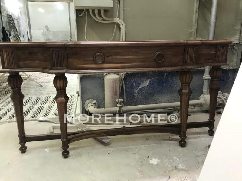 Với hệ thống xưởng sản xuất gỗ tự nhiên quy mô, nội thất MoreHome chuyên sản xuất các sản phẩm gỗ óc chó cao cấp.